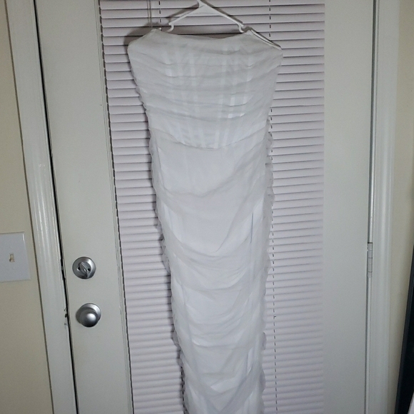 PrettyLittleThing White Ruched Strapless Sheath Dress - Picture 3 of 16